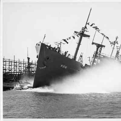 K-216 Traverse launching at Leathem D. Smith Shipbuilding Co.