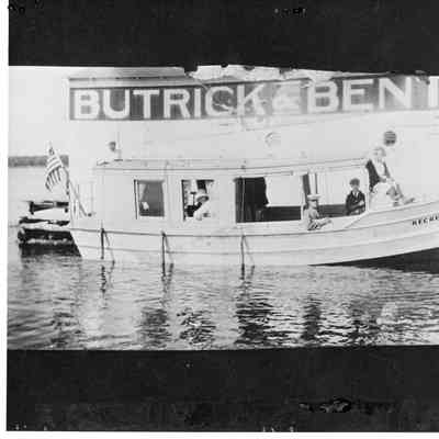 Recreation with four people on board