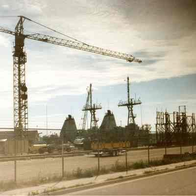 US Navy mine countermeasure ships in graving dock at Bay Shipbuilding 1989