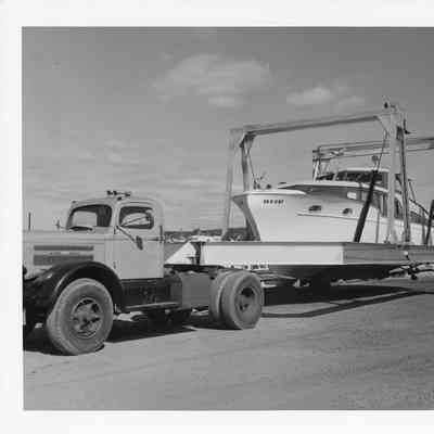 Marine Travelift holding yacht 39P237