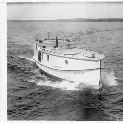 Fishing tug F.G. Wilke underway