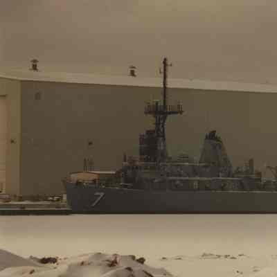 USS PATRIOT MINE COUNTERMEASURES SHIP (7)