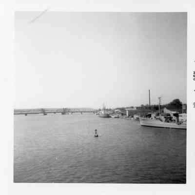 Vessels docked in Bay of Sturgeon Bay 1964