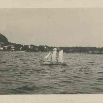 Model sailboat Eri H Orham on the water