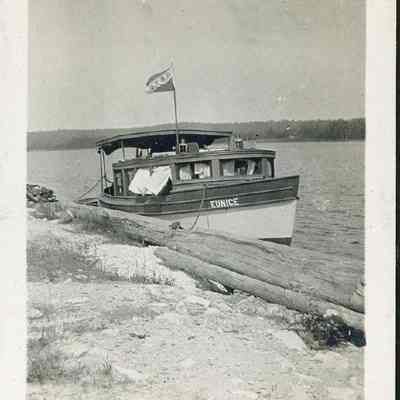 Powerboat Eunice docked 1916