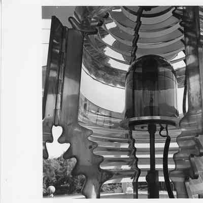 Fresnel lens, electrical, inside view