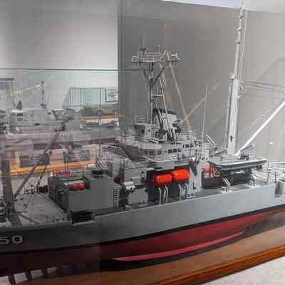 ARS-50 Class Rescue/ Salvage Vessel 255'