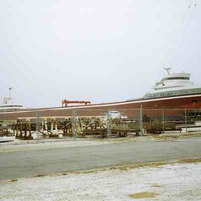 Edward L. Ryerson docked at Bay Shipbuiding 2004