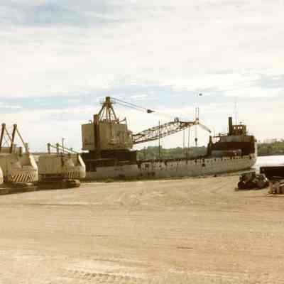 Barge Lillian at Bay Shipbuilding 1989