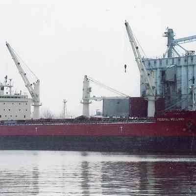 Federal Welland loading at grain elevator in Milwaukee, WI 2005