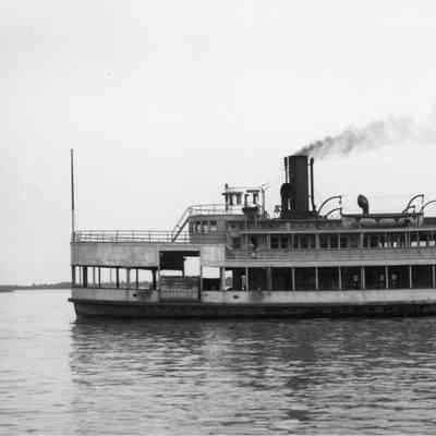 Vessel Wayne underway 1937