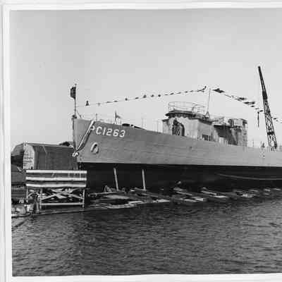 PC-1263 pre-launch April 10, 1943