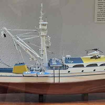 Tuna Seiner With Helicopter 225'