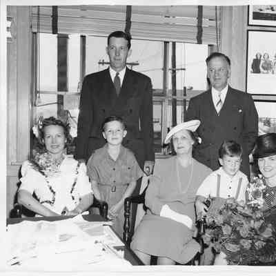 Alva Smith and McKee family in Leathem D. Smith office