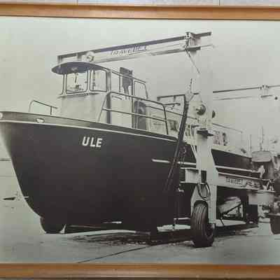 Framed photo of ule in travelift