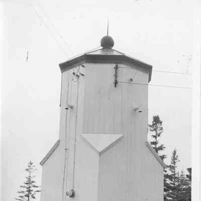 Baily's Harbor lower range light
