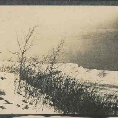 Glencoe lakeshore in winter