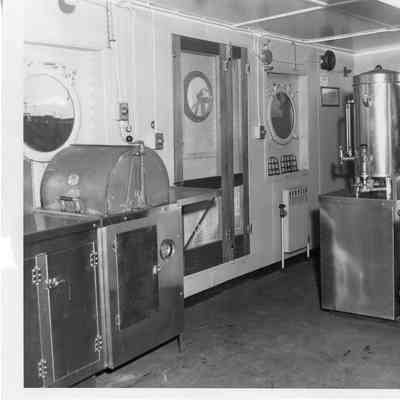 Elton Hoyt II kitchen