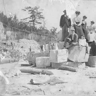 Group photo at Smith Quarry
