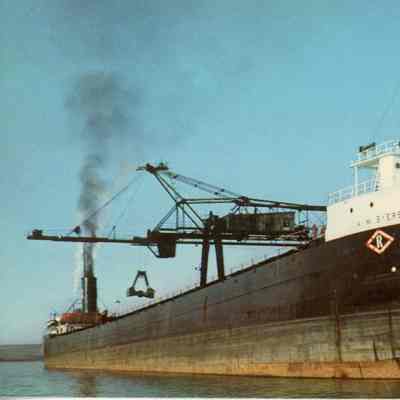 Freigther A.M. Byers unloading coal at Reiss Dock No. 2