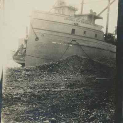 Freighter LL Barth at dock