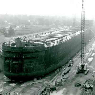Construction of Lewis Wilson Foy at Bay Shipbuilding 1977