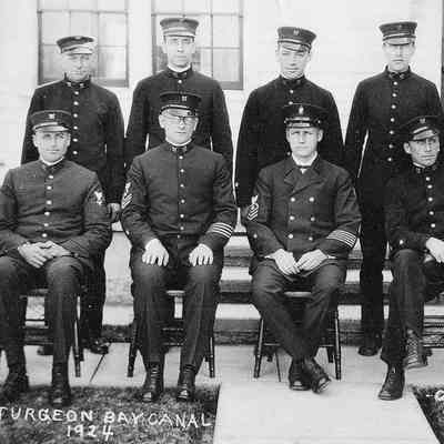 1924 crew of the Sturgeon Bay Canal Station