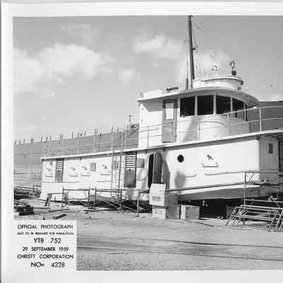 YTB-752 Edenshaw under construction at Christy Corp September 29, 1959