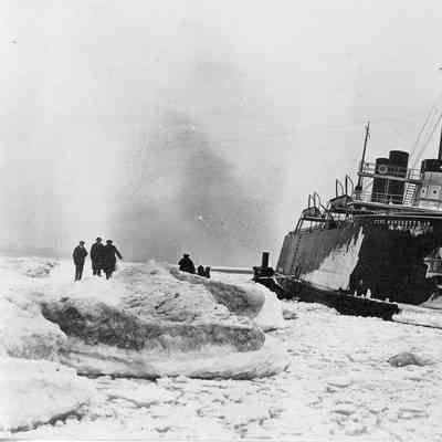 Pere Marquette aground