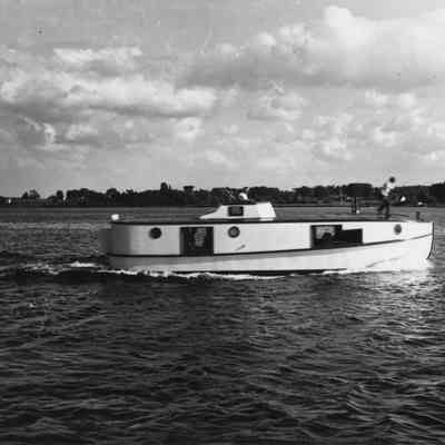 42' fish tug Vagabond underway