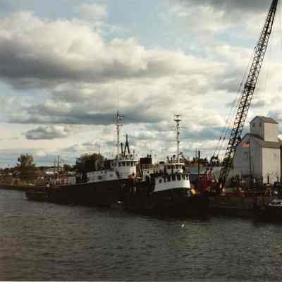 Selvick Marine Towing Co. tugs docked in Sturgeon Bay 1991
