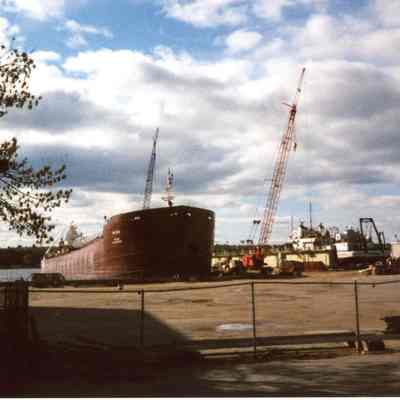 Pathfinder and Lake Guardian in drydock 2000