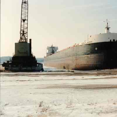 American Mariner and Lillian at Bay Shipbuilding 1992
