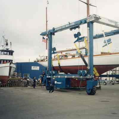 Seaview East Boat Yard Travelift holding yacht