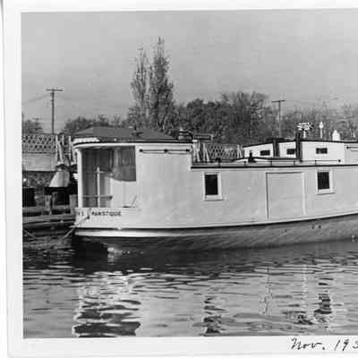 Fishing tug Manistique docked at Sturgeon Bay Boat Works