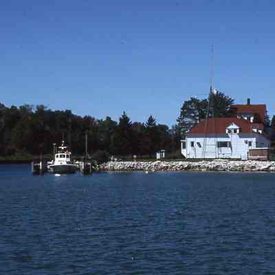 Sturgeon Bay Canal Station