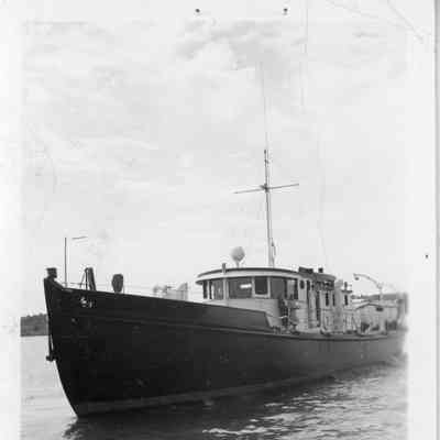 Ship with 2 women on deck