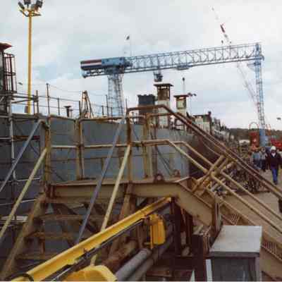 Building ocean oil barge Energy at Bay Shipbuilding 2005