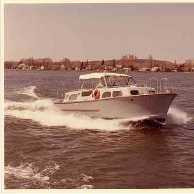 33' personnel boat 711 underway