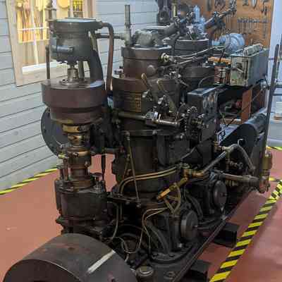 Two cylinder Kahlenberg Diesel engine