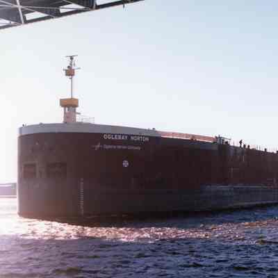 Self-unloader Oglebay Norton underway