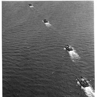 PBI 4 Larcs underway aft view