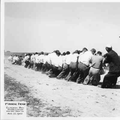 Tug of war at SBSB&DD Co. 1st annual picnic August 22, 1943