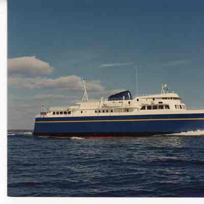 PBI Laconte underway color photo