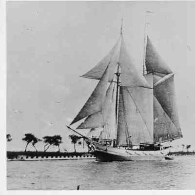 Jennie Weaver underway