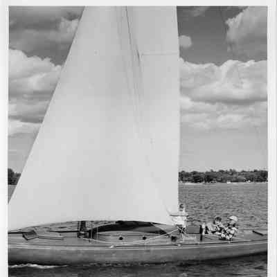 Cerasus with three people on aboard