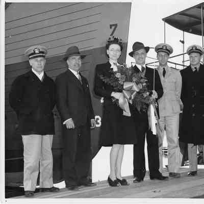 Seven people at launching of SC-1517 April 12, 1944