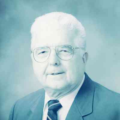 Tom Tierney Portrait SBYC Commodore 2004