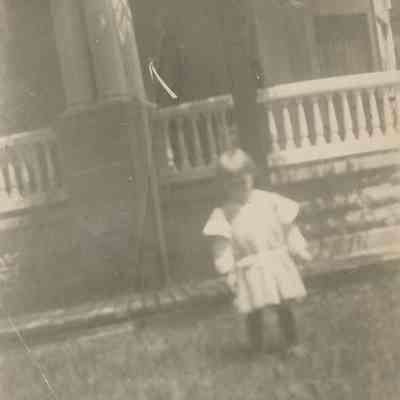 young child in front yard