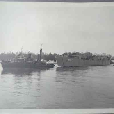John Roen IV towing LST-1167